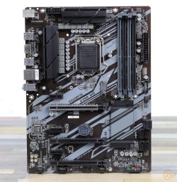 05_gigabyte_z390_ud.jpg