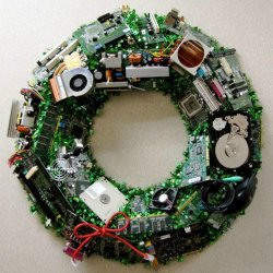 Unique-and-Creative-Christmas-Wreaths-Design-and-Decorating-Ideas-COmputer-material.jpg