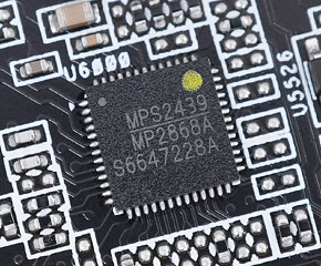 Memory Chip Voltage Controller