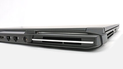 EUROCOM Raptor X18 Review - The Batmobile Among the Gaming Workstations ...