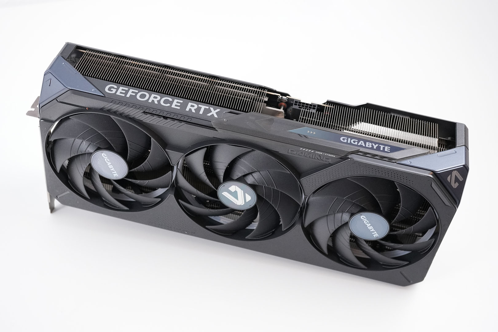 Gigabyte Gaming OC GeForce RTX 5090 32GB GDDR7 — view 3
