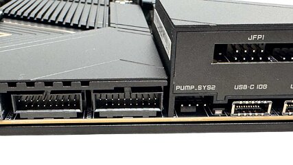 MSI MEG X870E Godlike X Edition Review - Board Layout | TechPowerUp